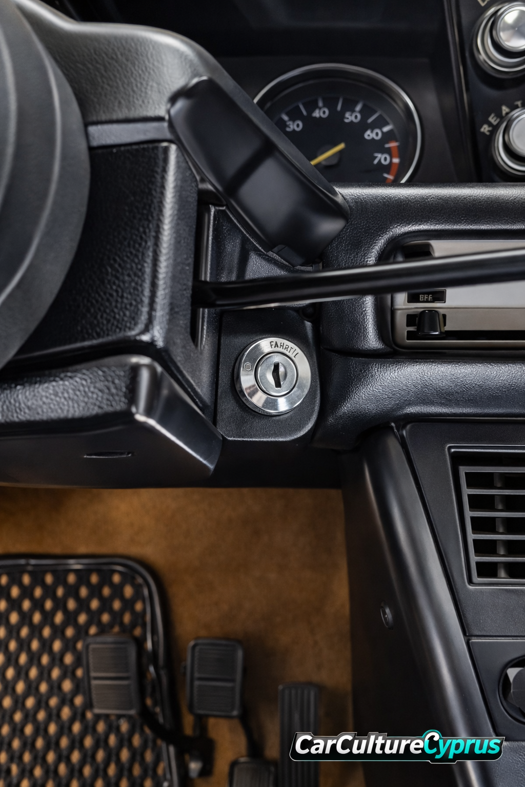 BMW 2002 Steering Column Lower Pad 1974–1976