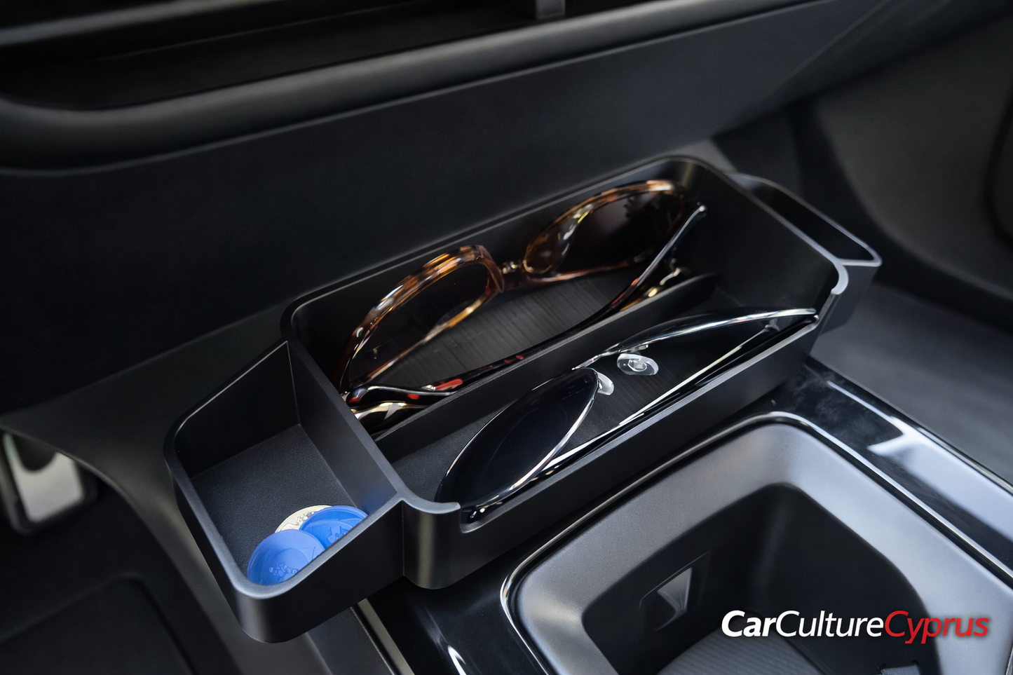 Universal Sunglasses Holder for Car Center Console – Fits VW ID.4 & Similar Consoles