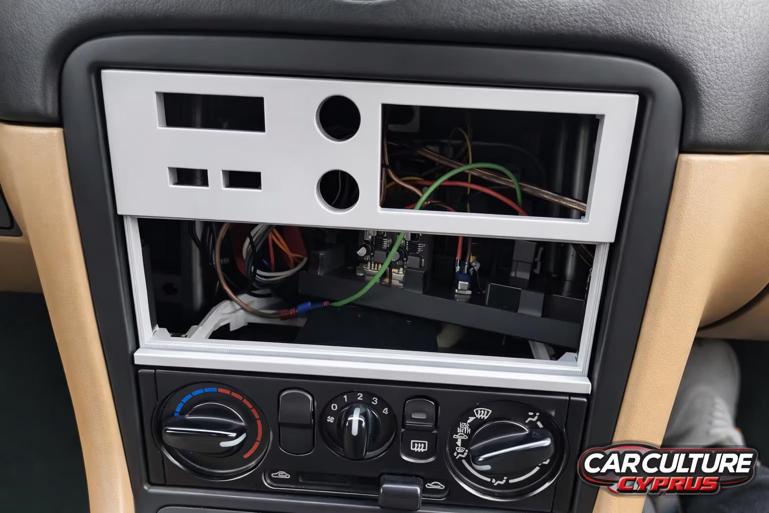 Mazda MX-5 NB (Miata) 1 DIN Radio Frame – Custom Gauge / Accessory Panel.