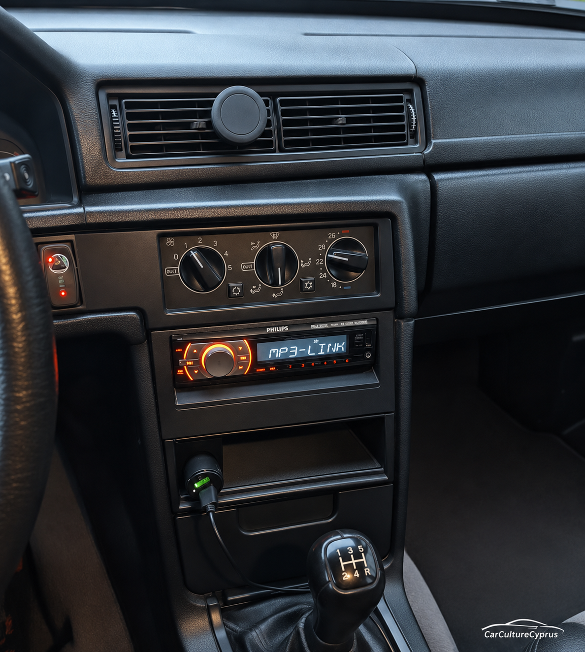Volvo 940 Single DIN Stereo Trim – Aftermarket Radio Mounting Panel