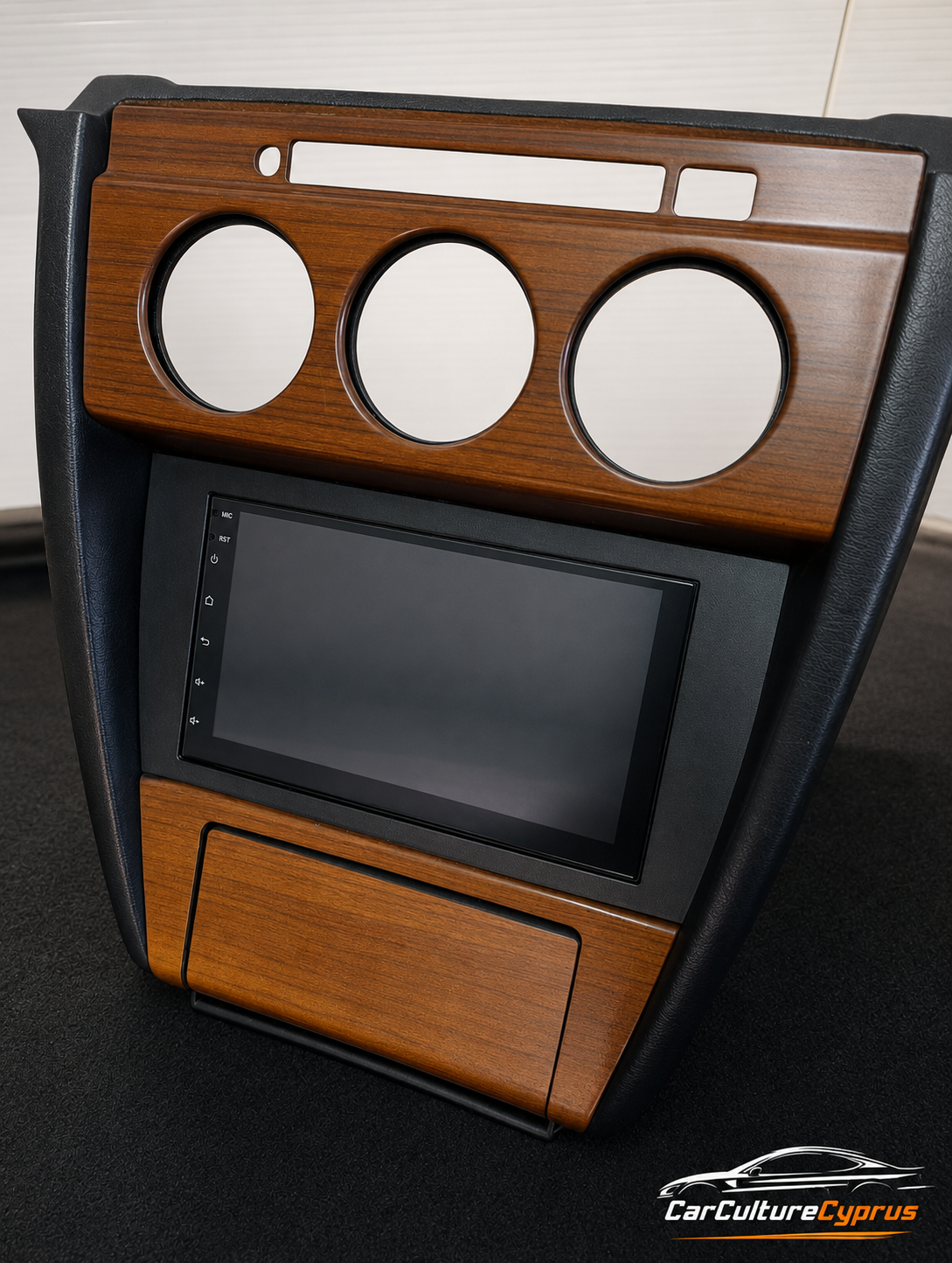 Mercedes W201 Sportline Console Android Multimedia Holder – Custom Radio Mount Frame